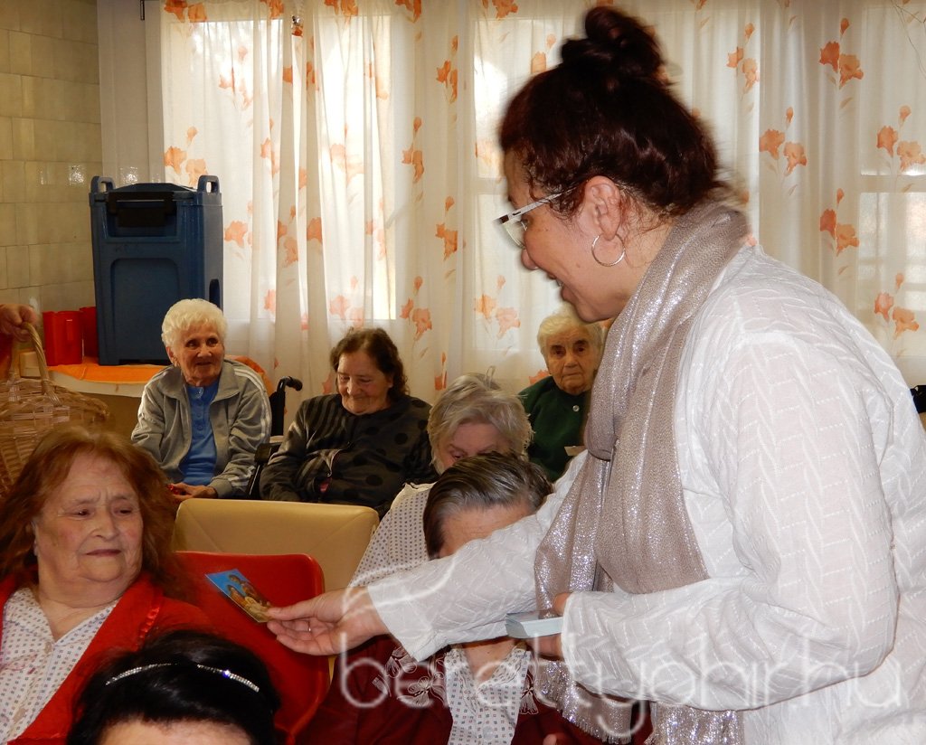 Karácsonyi ünnepség a Krónikus osztályon 23